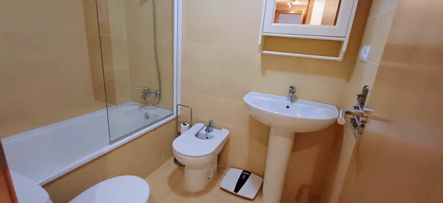 Piso en primera línea de playa en La Manga del Mar Menor — Baño
