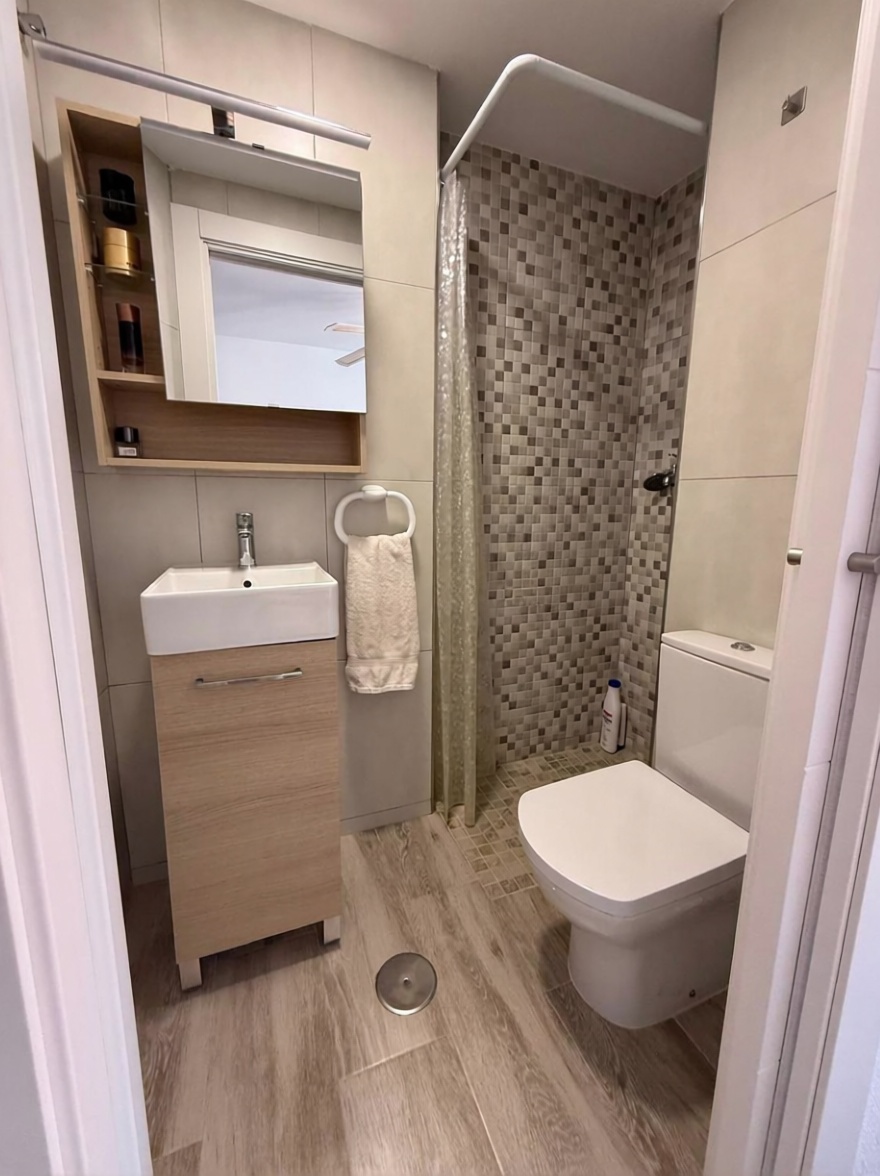 Piso en primera línea de playa en La Manga del Mar Menor — Baño
