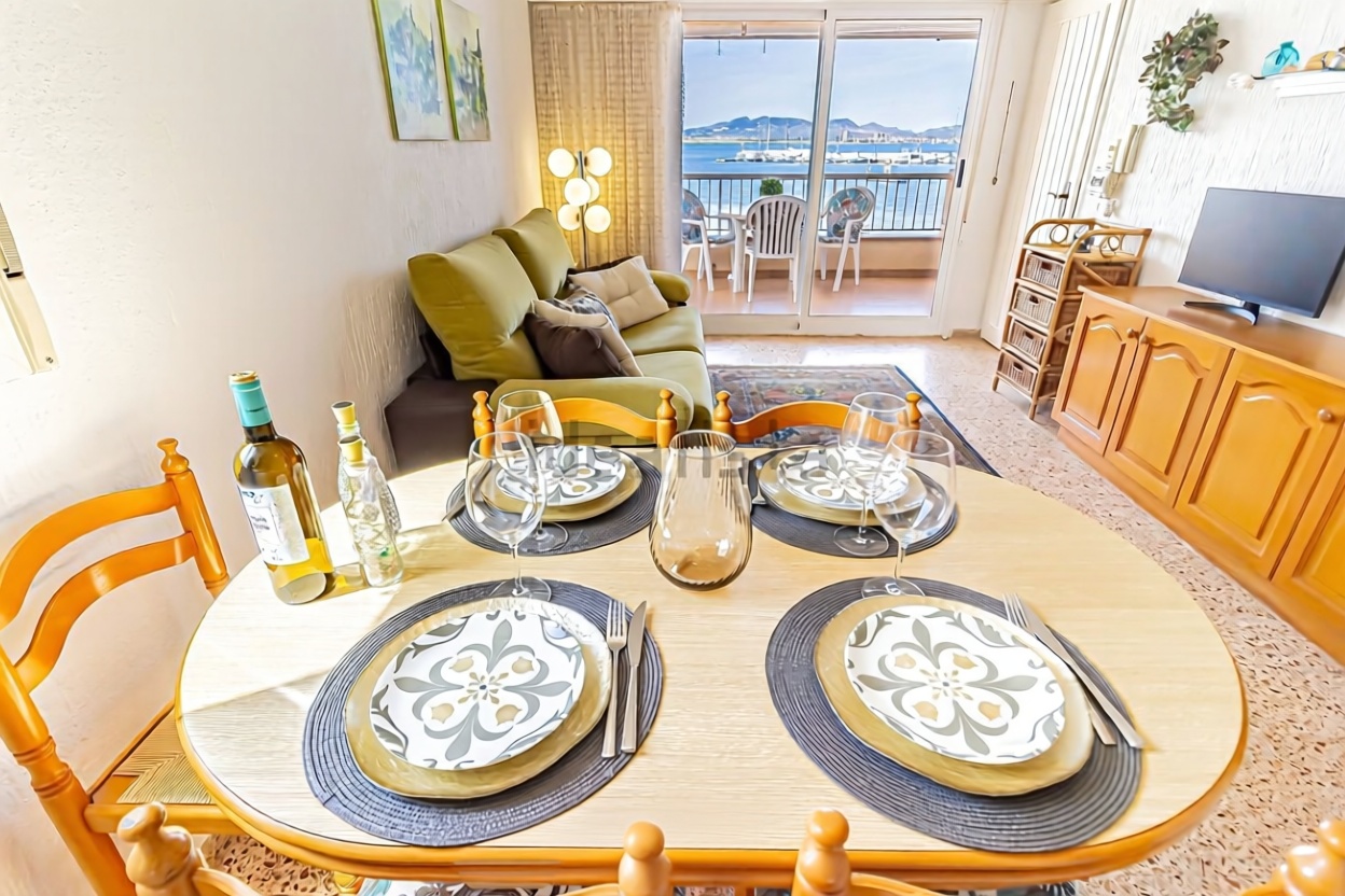 Piso en primera línea de playa en La Manga del Mar Menor — Cocina