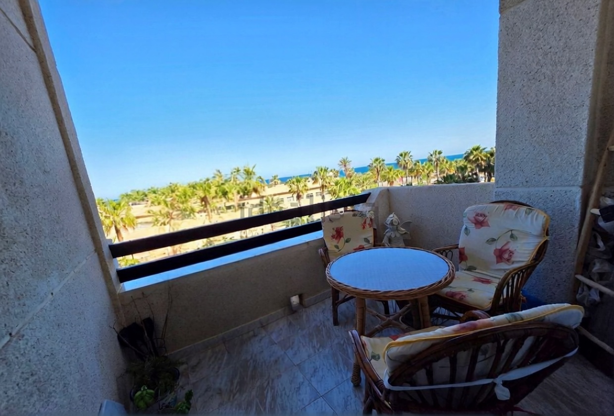 Dúplex en primera línea de playa en La Manga del Mar Menor — Terraza mar