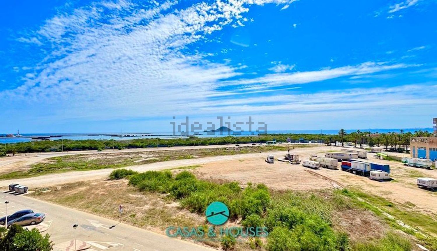 Piso en venta en primera línea de playa en La Manga del Mar Menor