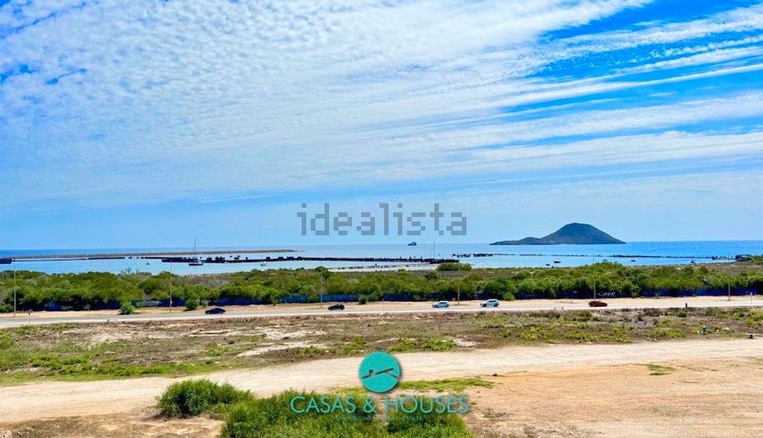 Piso en venta en primera línea de playa en La Manga del Mar Menor