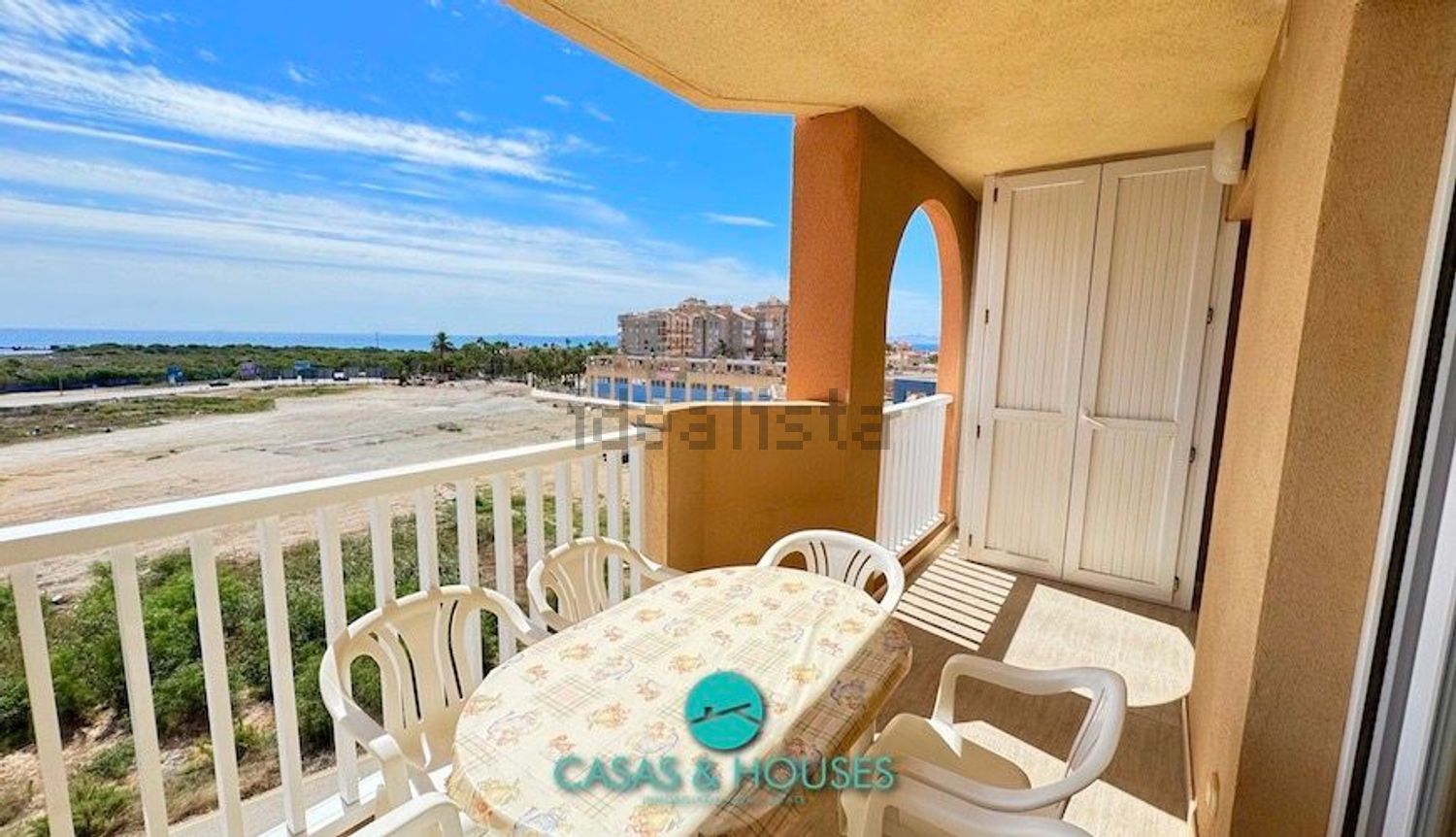 Piso en venta en primera línea de playa en La Manga del Mar Menor