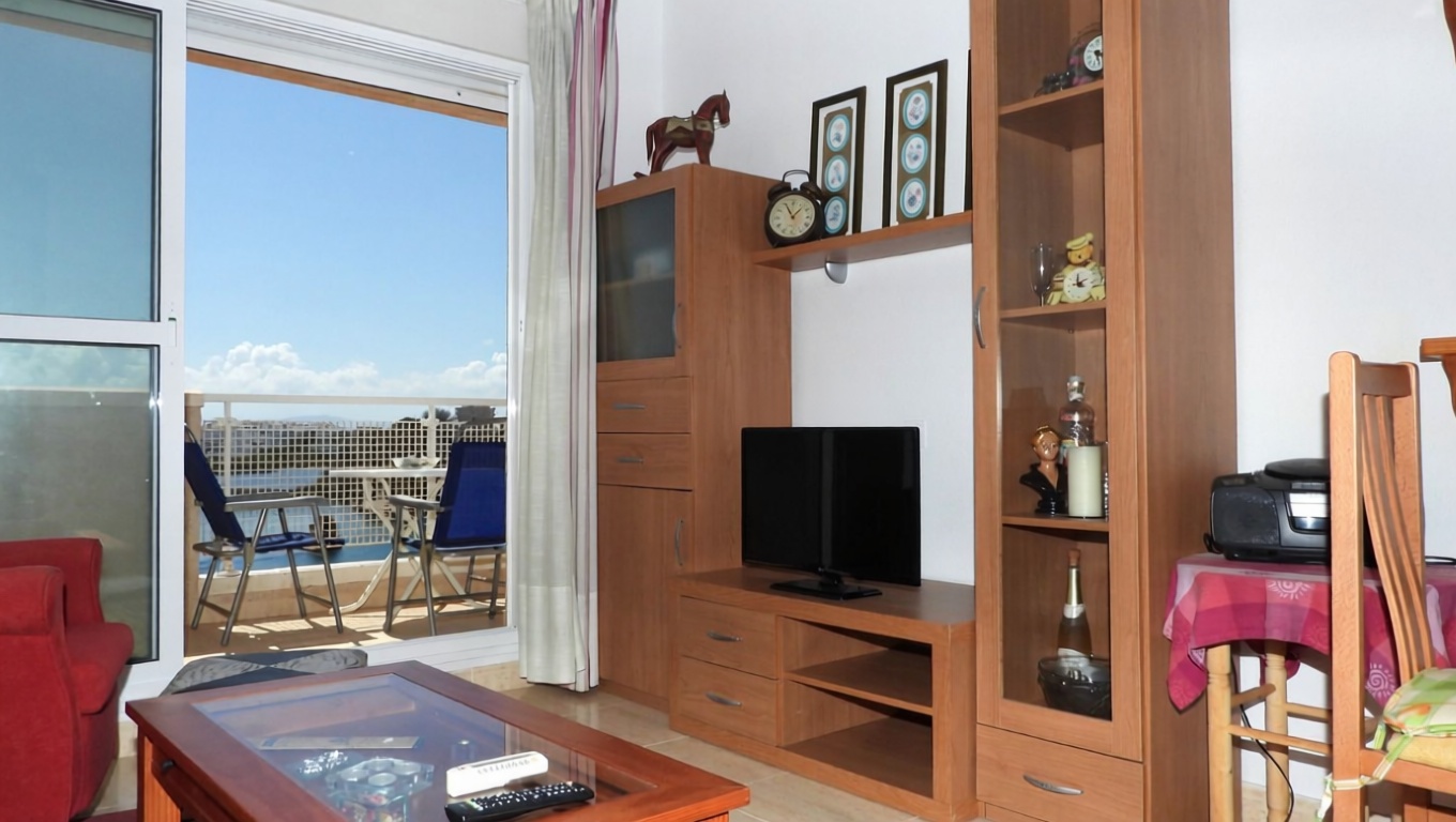 Piso en primera línea de playa en La Manga del Mar Menor — Salón