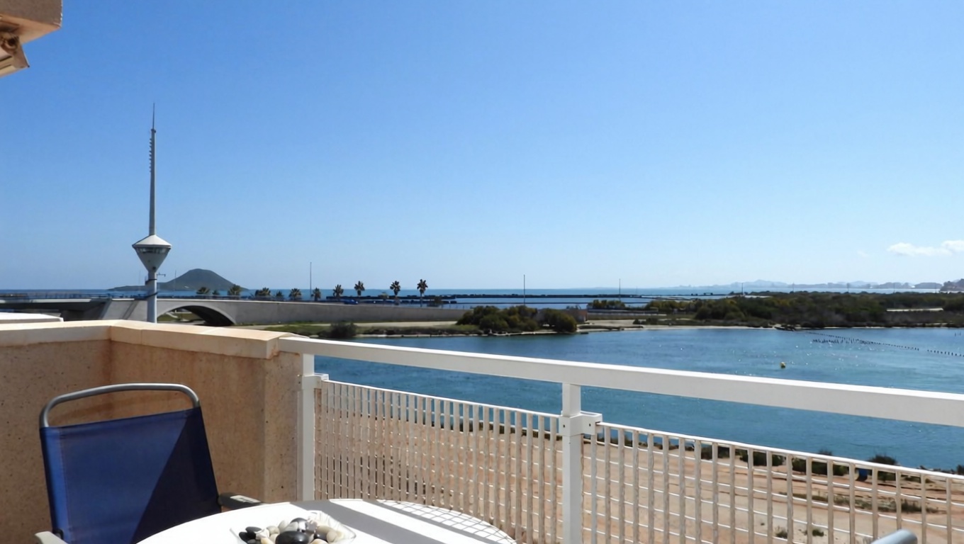 Piso en primera línea de playa en La Manga del Mar Menor — Dormitorio