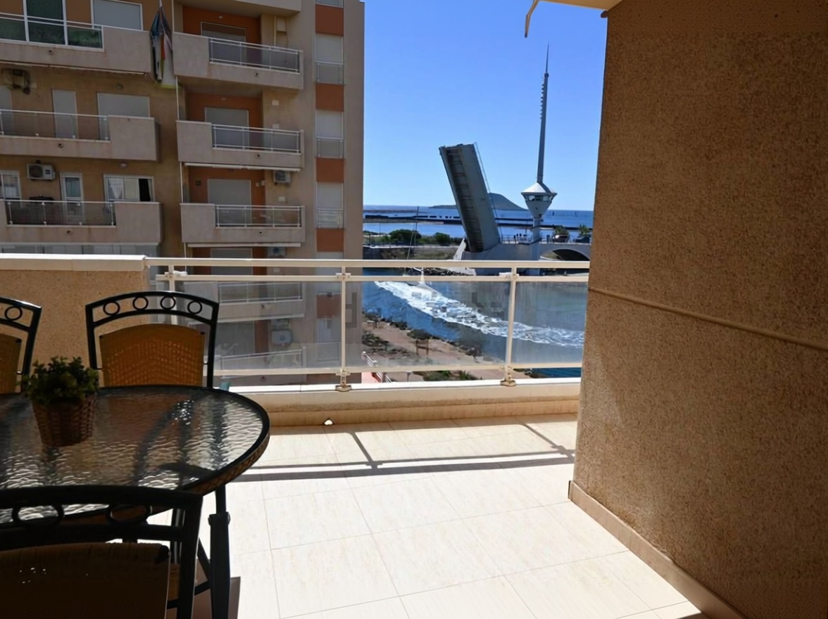 Piso en primera línea de playa en La Manga del Mar Menor