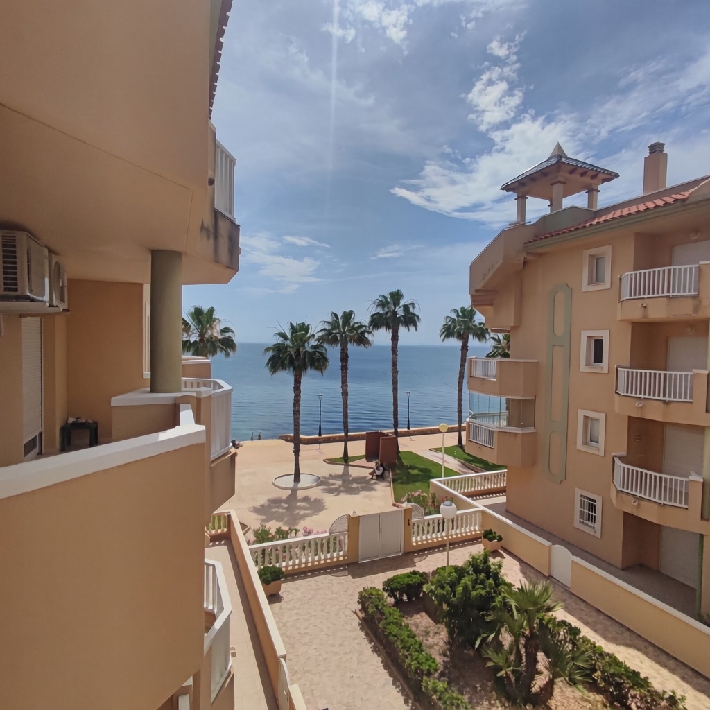 Piso en primera línea de playa en La Manga del Mar Menor — Vista mar