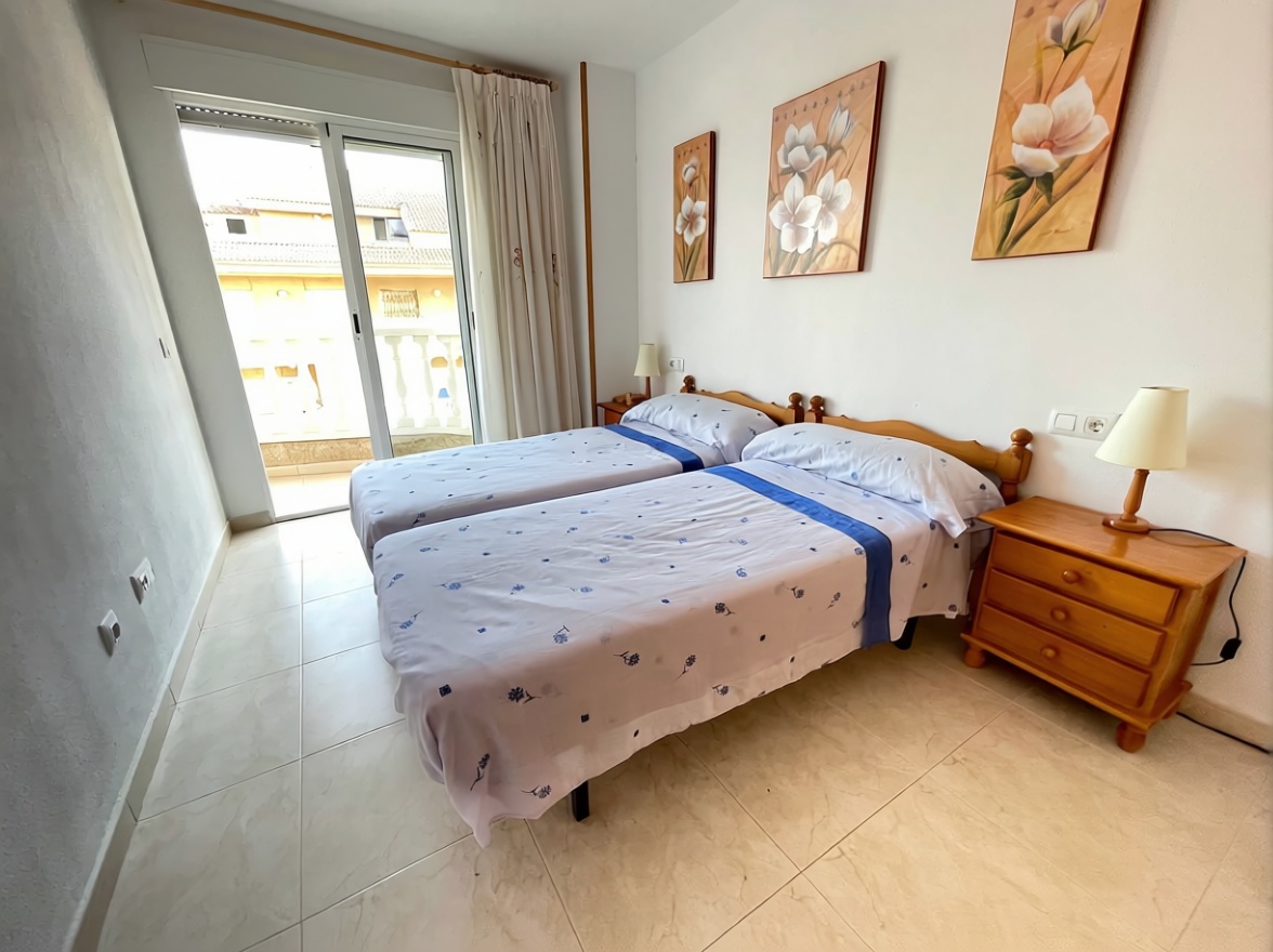 Piso en primera línea de playa en La Manga del Mar Menor — Dormitorio
