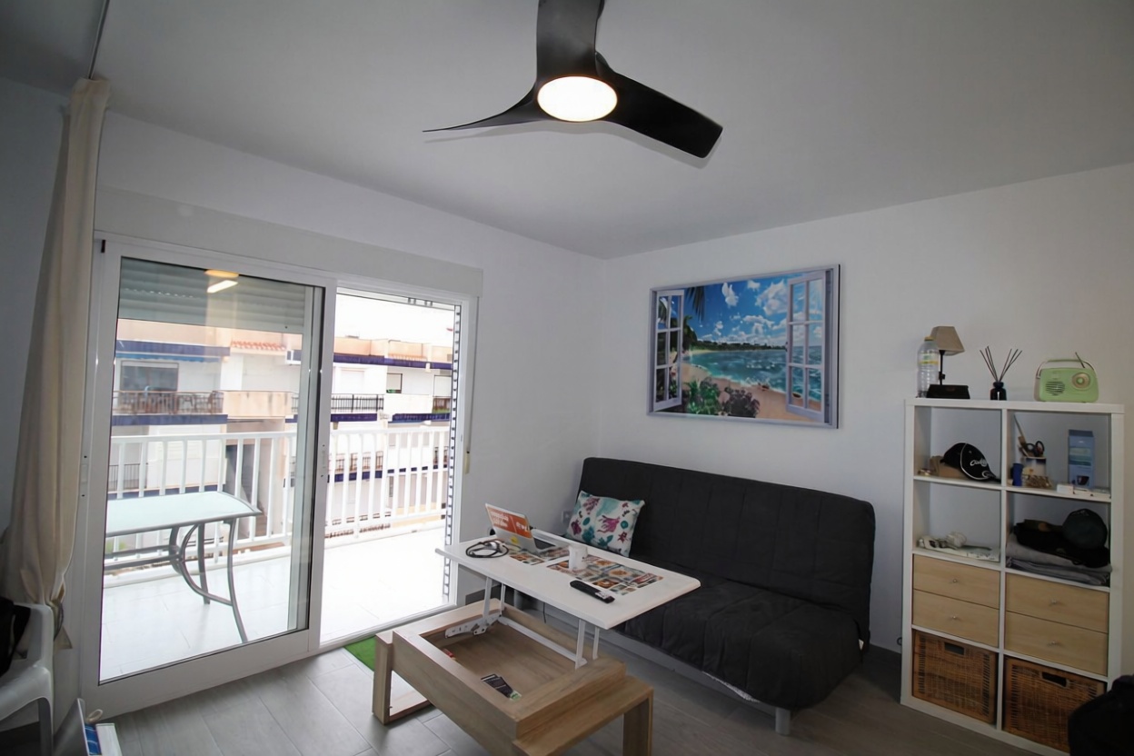 Beachfront flat in La Manga del Mar Menor — Living room