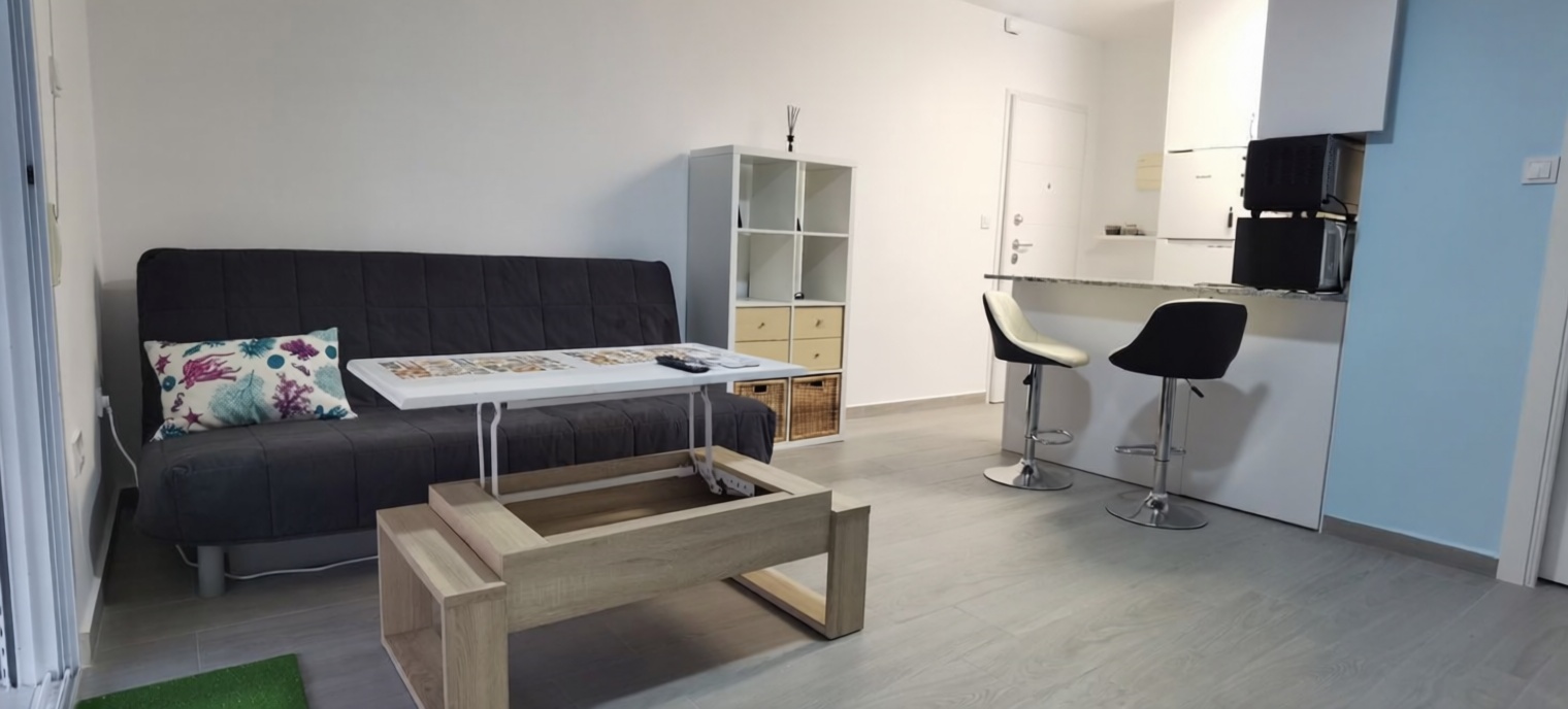 Beachfront studio in La Manga del Mar Menor — Living room