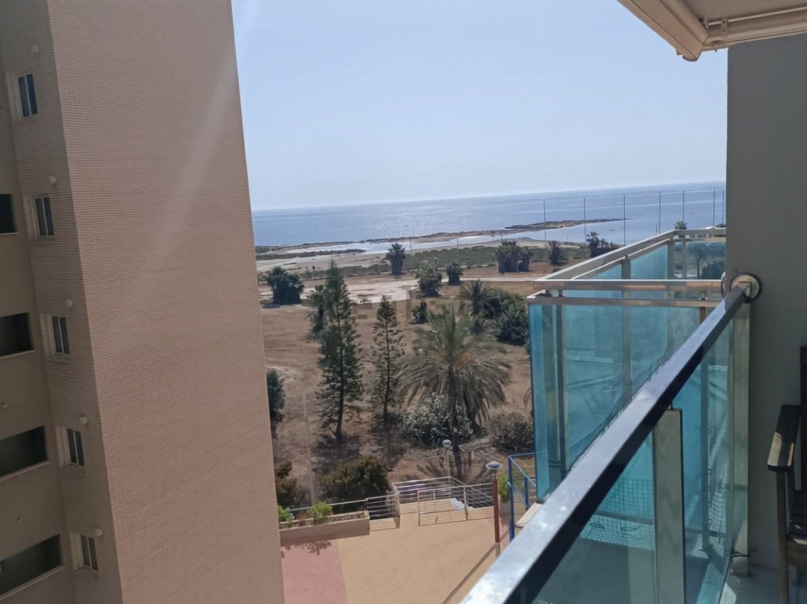 Apartamento em primeira linha de praia em La Manga del Mar Menor — Vista mar