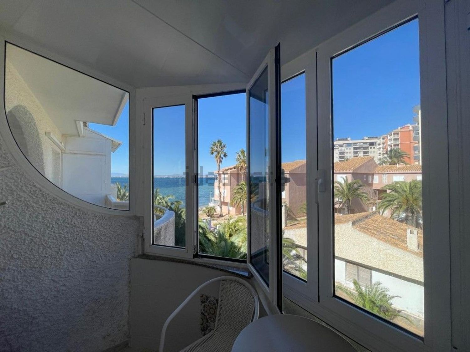 Apartamento à venda pé na areia em La Manga del Mar Menor