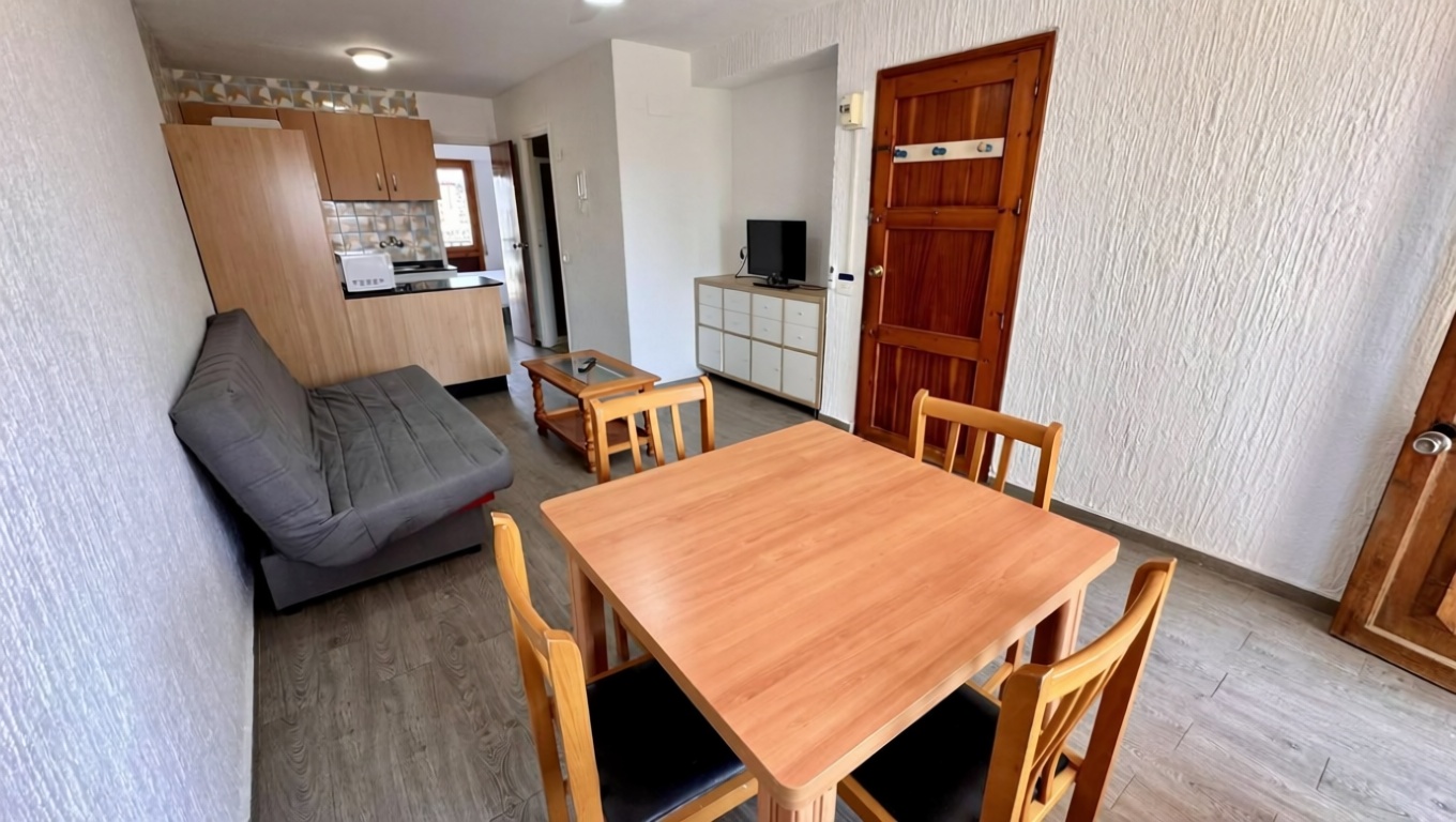 Apartamento em primeira linha de praia em La Manga del Mar Menor — Sala