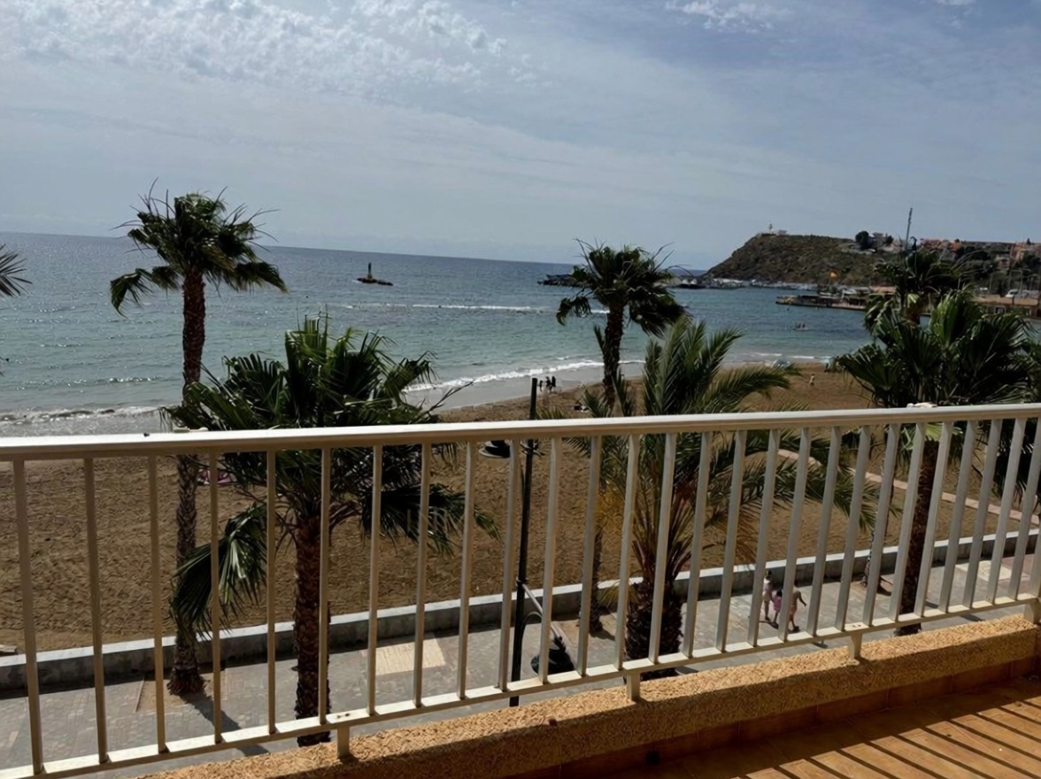 Piso en primera línea de playa en Mazarrón