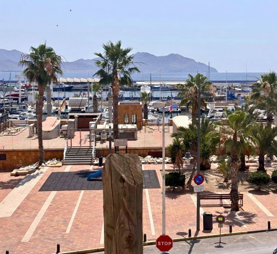 Piso en primera línea de playa en Mazarrón