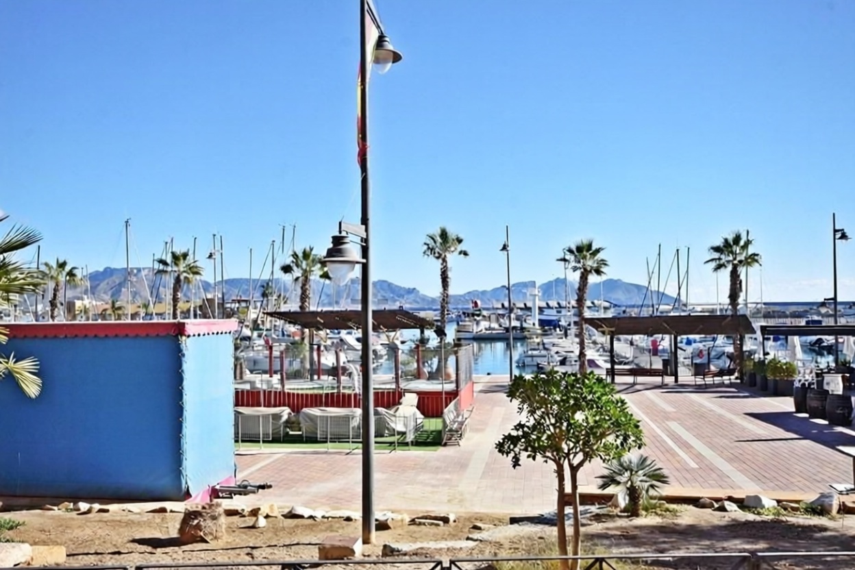Piso en primera línea de playa en Mazarrón