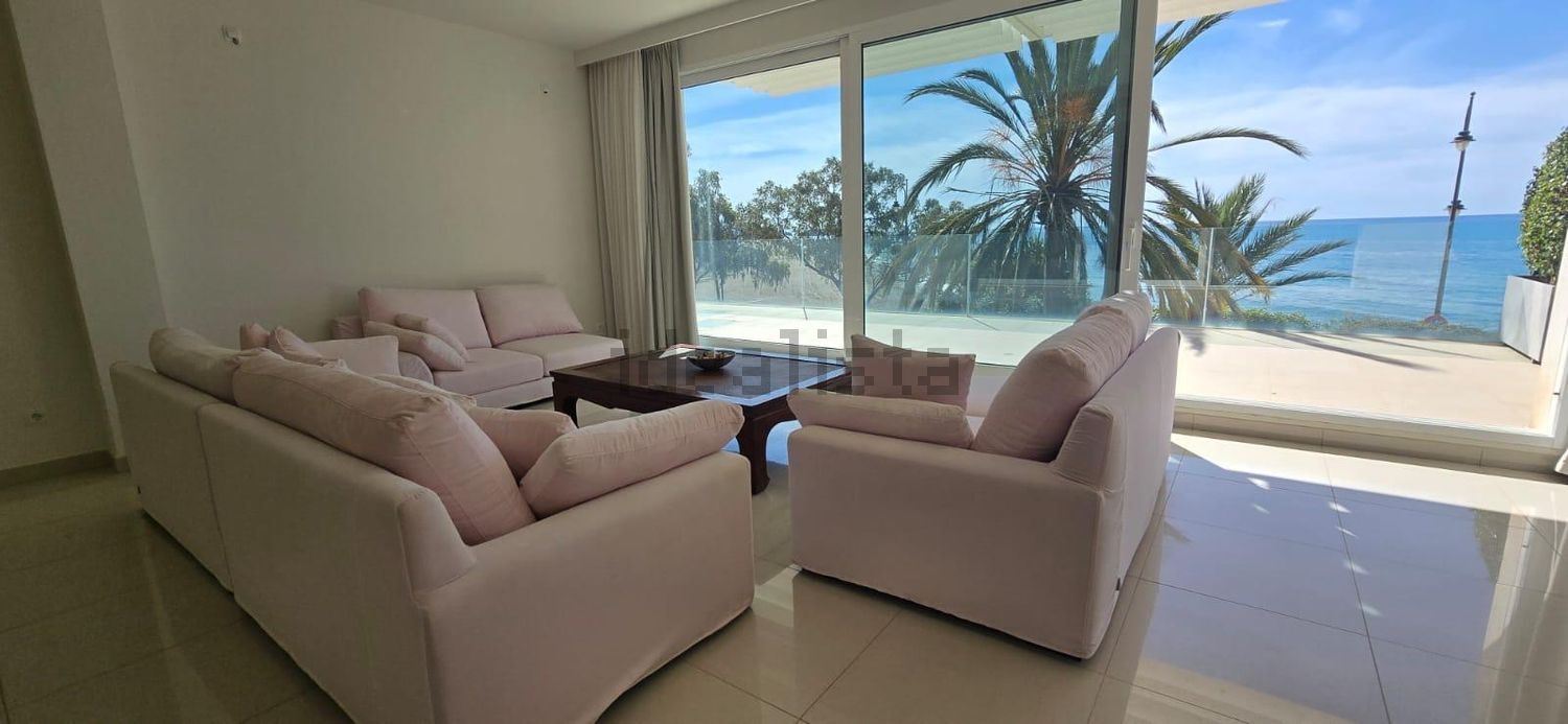 Chalet con acceso directo a playa en Mazarrón — Salón