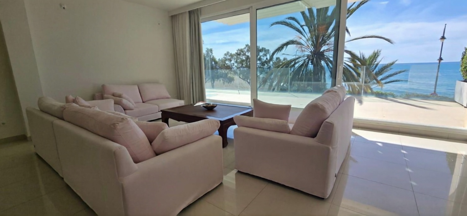 Chalet con acceso directo a playa en Mazarrón — Salón
