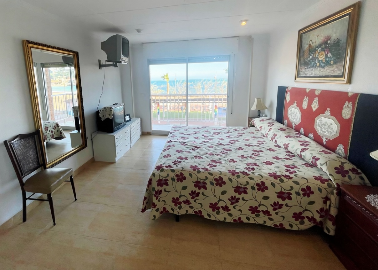 Piso en primera línea de playa en Mazarrón — Dormitorio