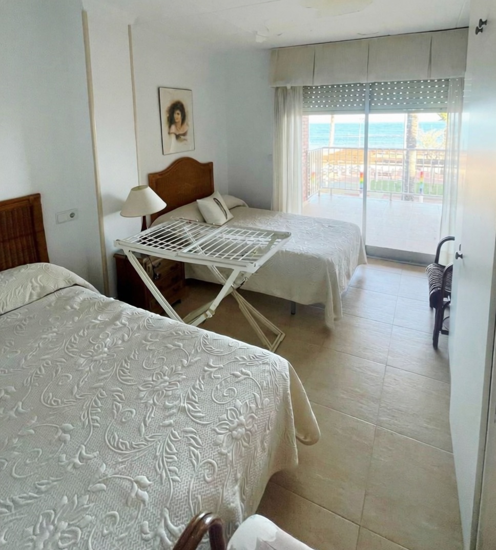 Piso en primera línea de playa en Mazarrón — Dormitorio