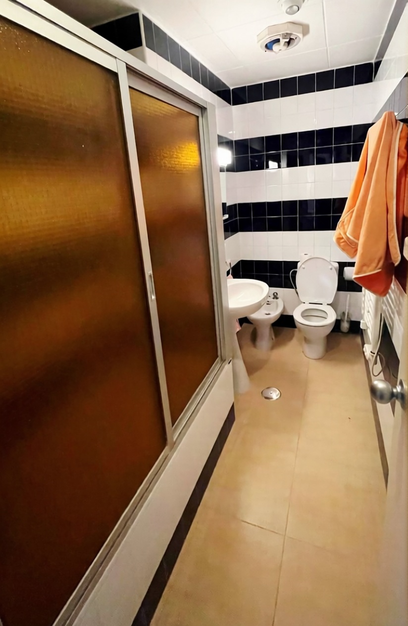 Piso en primera línea de playa en Mazarrón — Baño