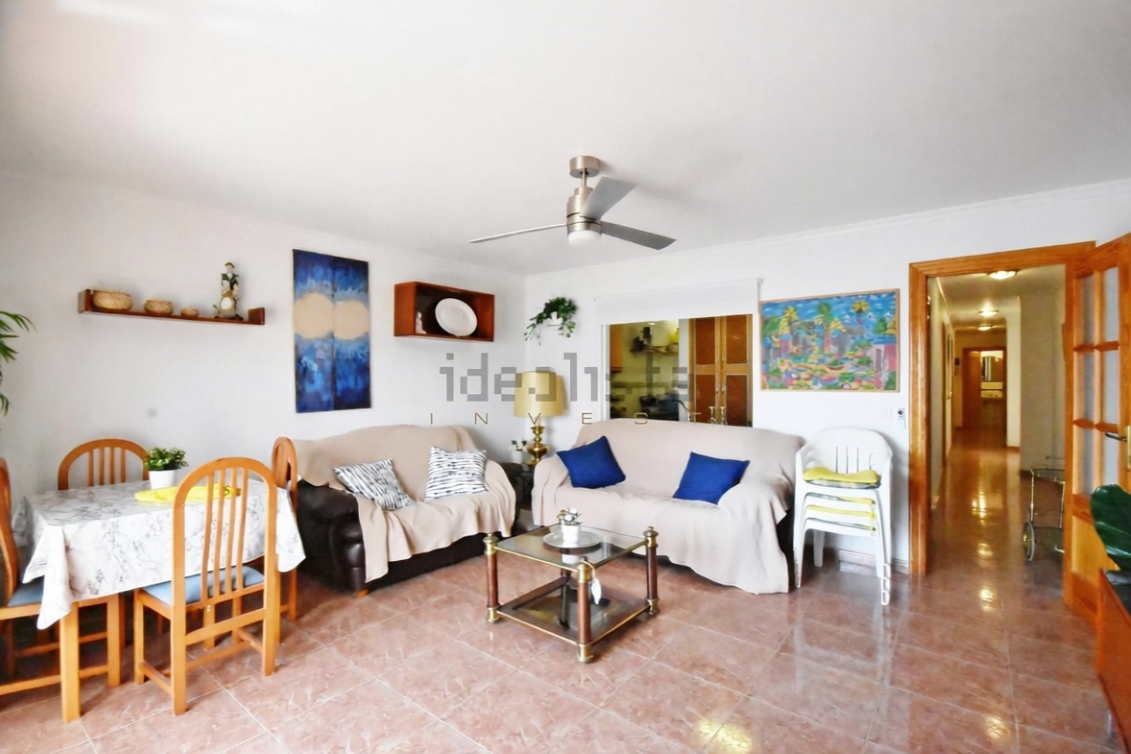 Beachfront flat in Mazarrón — Living room