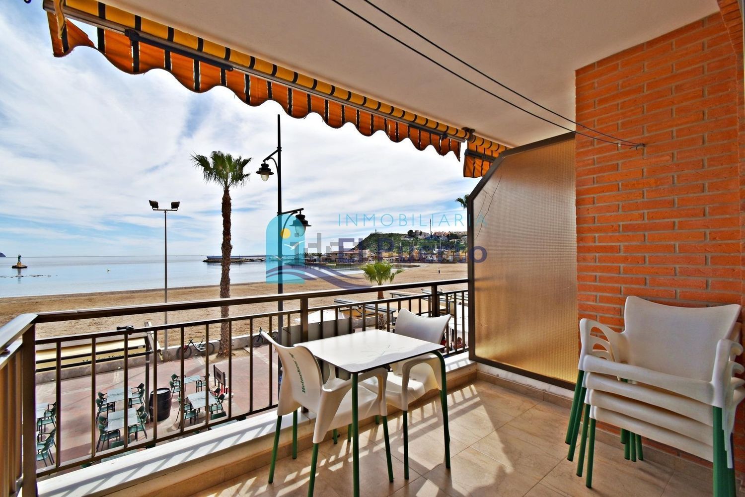 Beachfront flat in Mazarrón