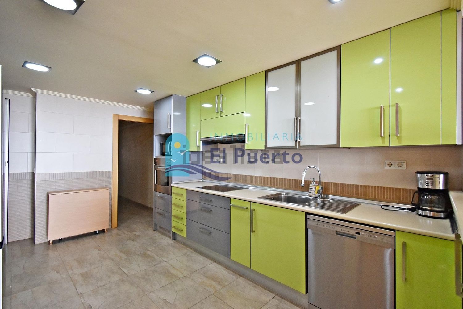 Beachfront flat in Mazarrón — Kitchen