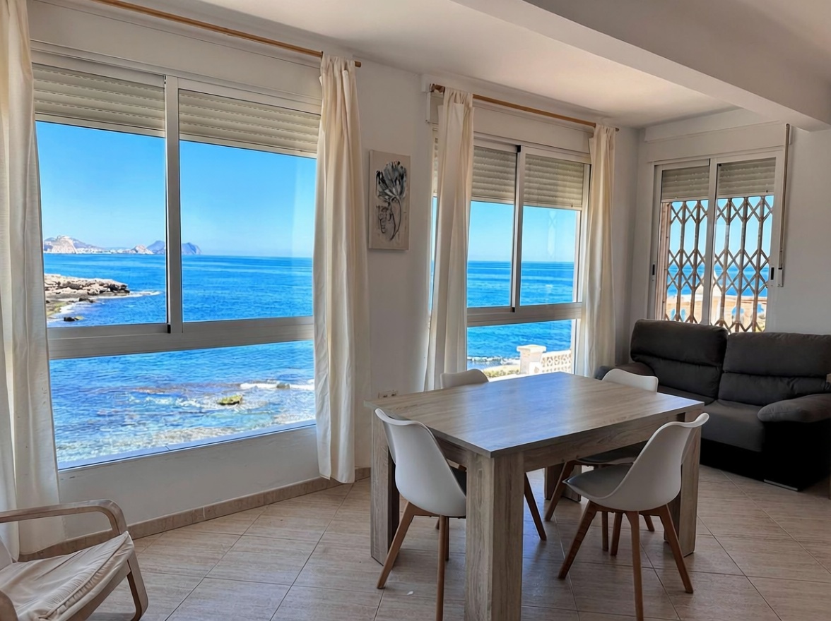 Chalet con acceso directo a playa en Águilas — Salón