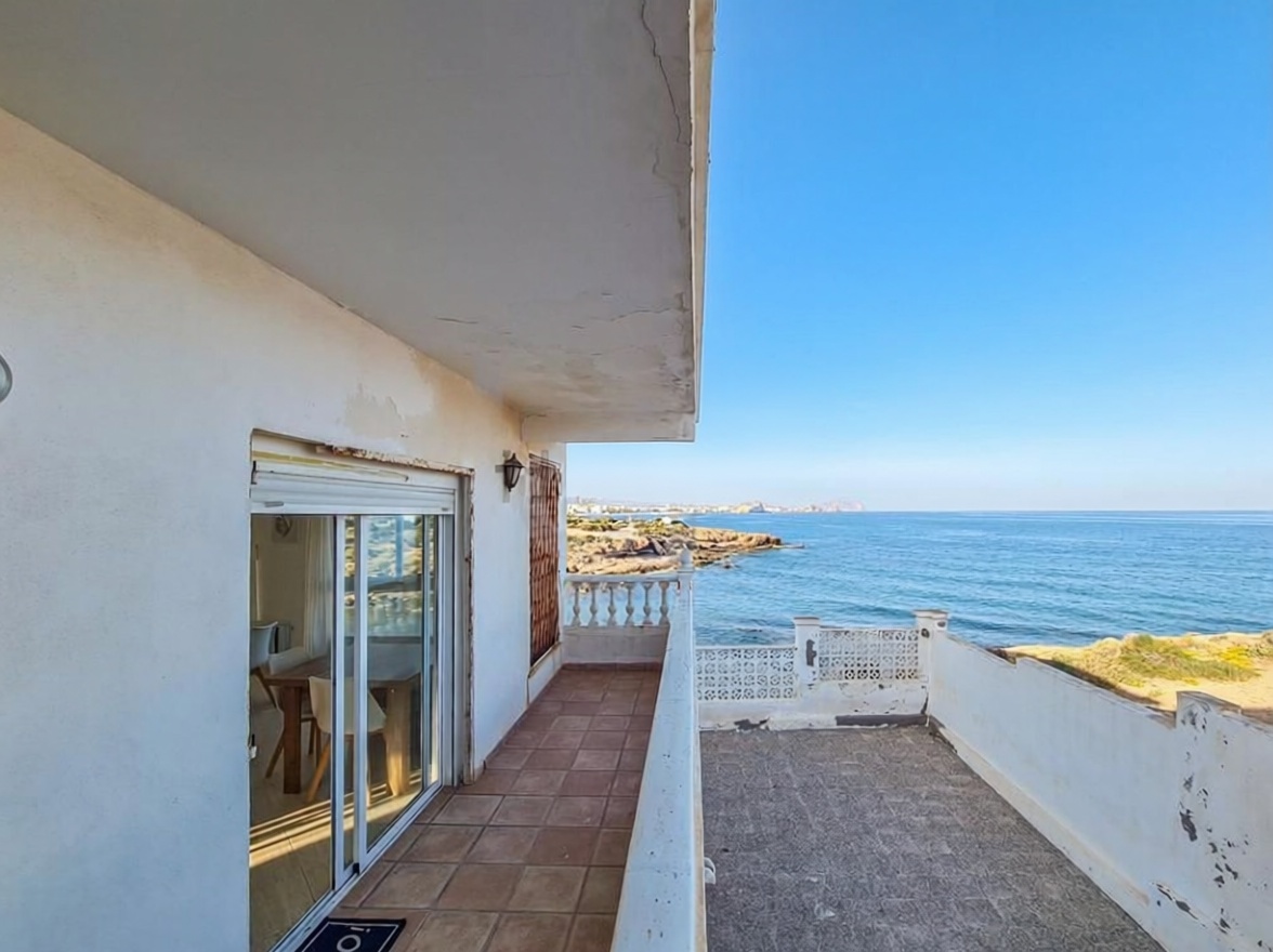 Chalet con acceso directo a playa en Águilas