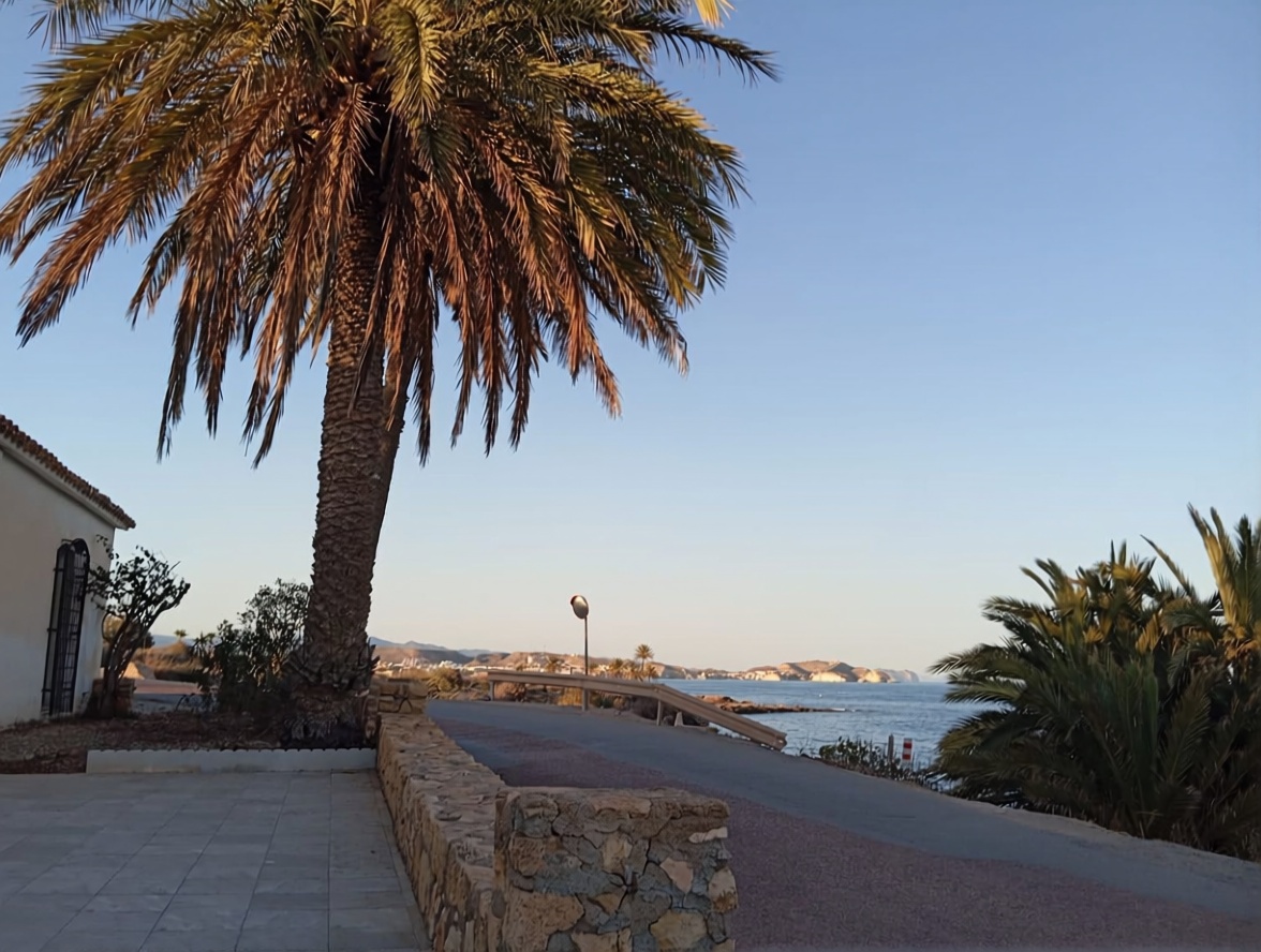 Chalet con acceso directo a playa en San Juan de los Terreros — Vista mar