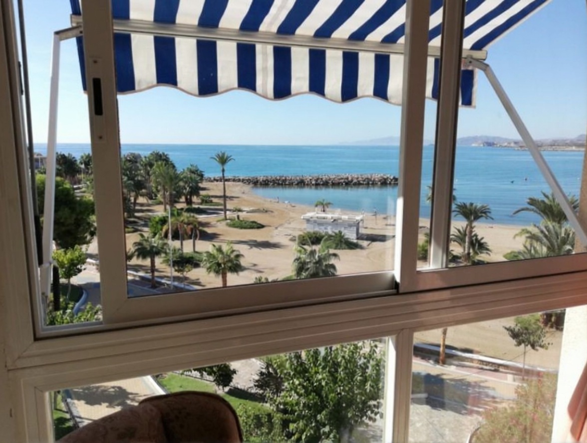 Piso en primera línea de playa en Águilas