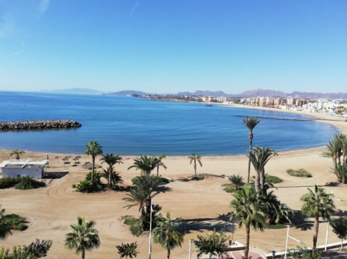 Piso en primera línea de playa en Águilas — Vista mar