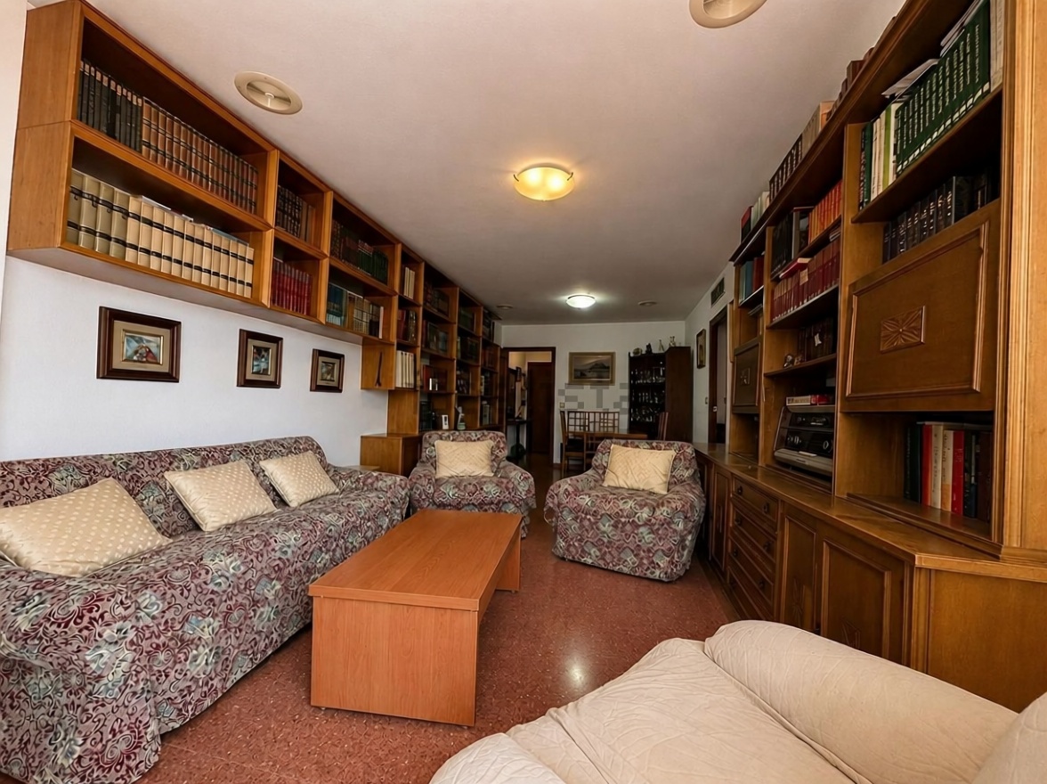 Appartement en première ligne de plage à Águilas — Séjour
