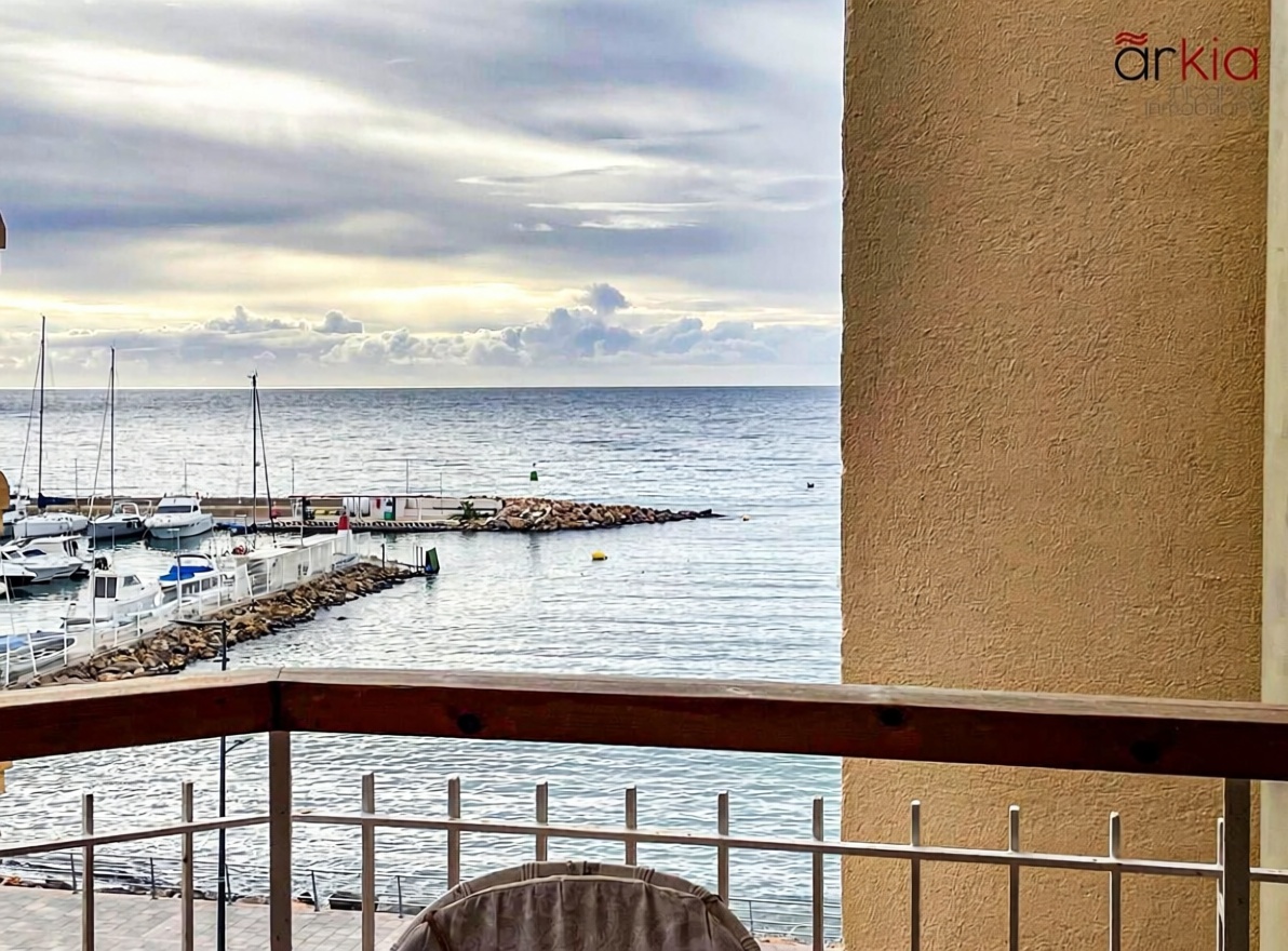 Piso en primera línea de playa en Águilas