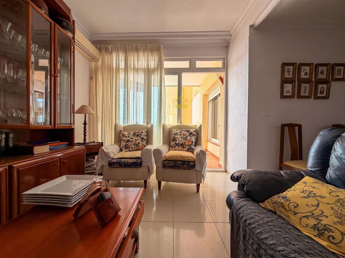 Appartement en première ligne de plage à Águilas — Séjour