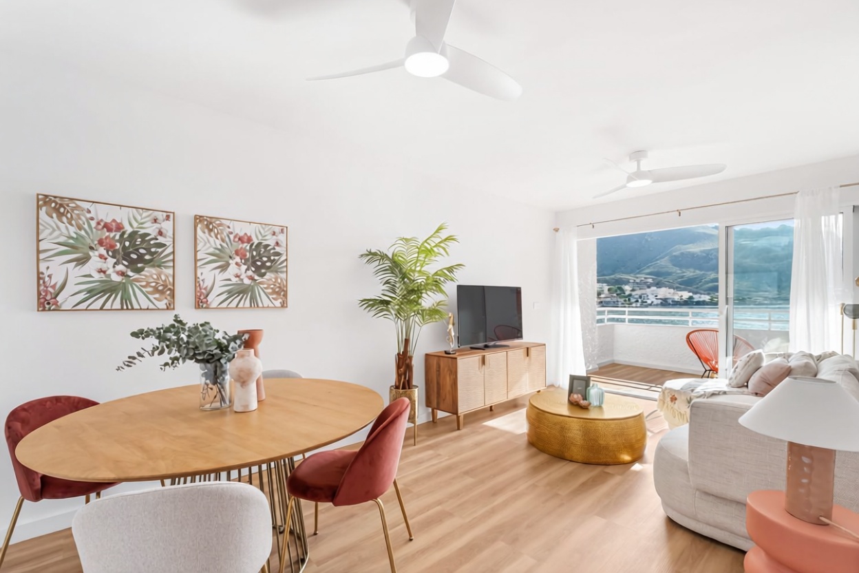 Appartement en première ligne de plage à Águilas — Séjour