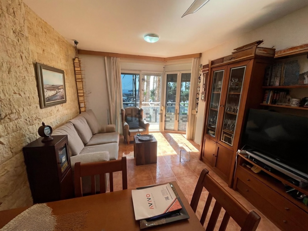 Appartement en première ligne de plage à Águilas — Séjour