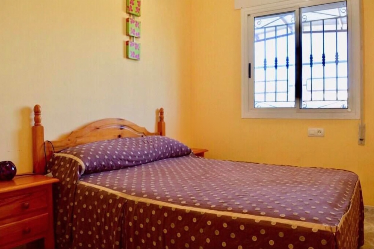 Chalet con acceso directo a playa en San Juan de los Terreros — Dormitorio