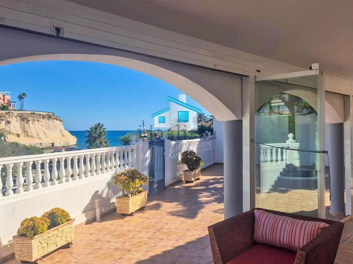 Chalet con acceso directo a playa en Ajo