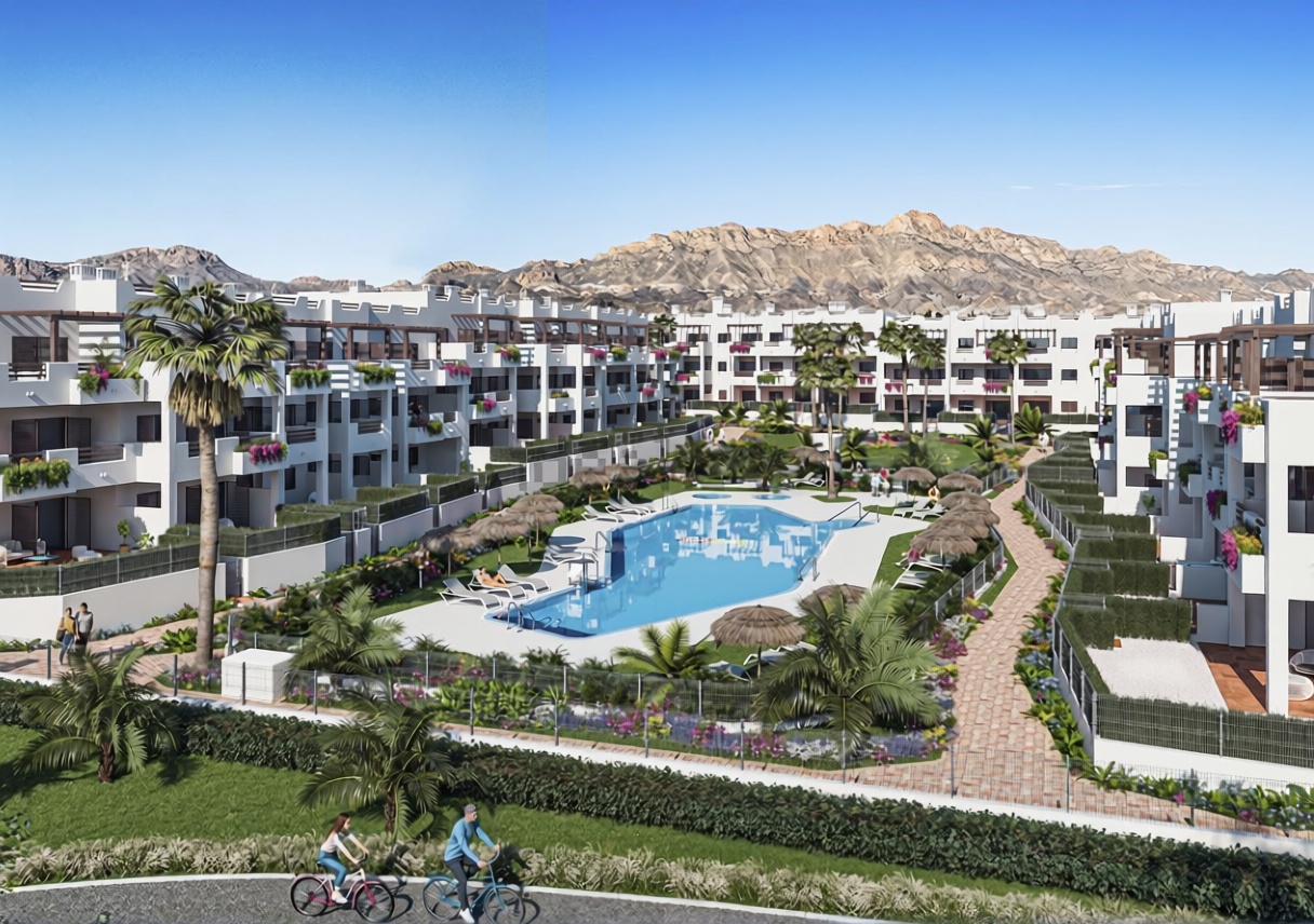 Piso en primera línea de playa en San Juan de los Terreros — Piscina