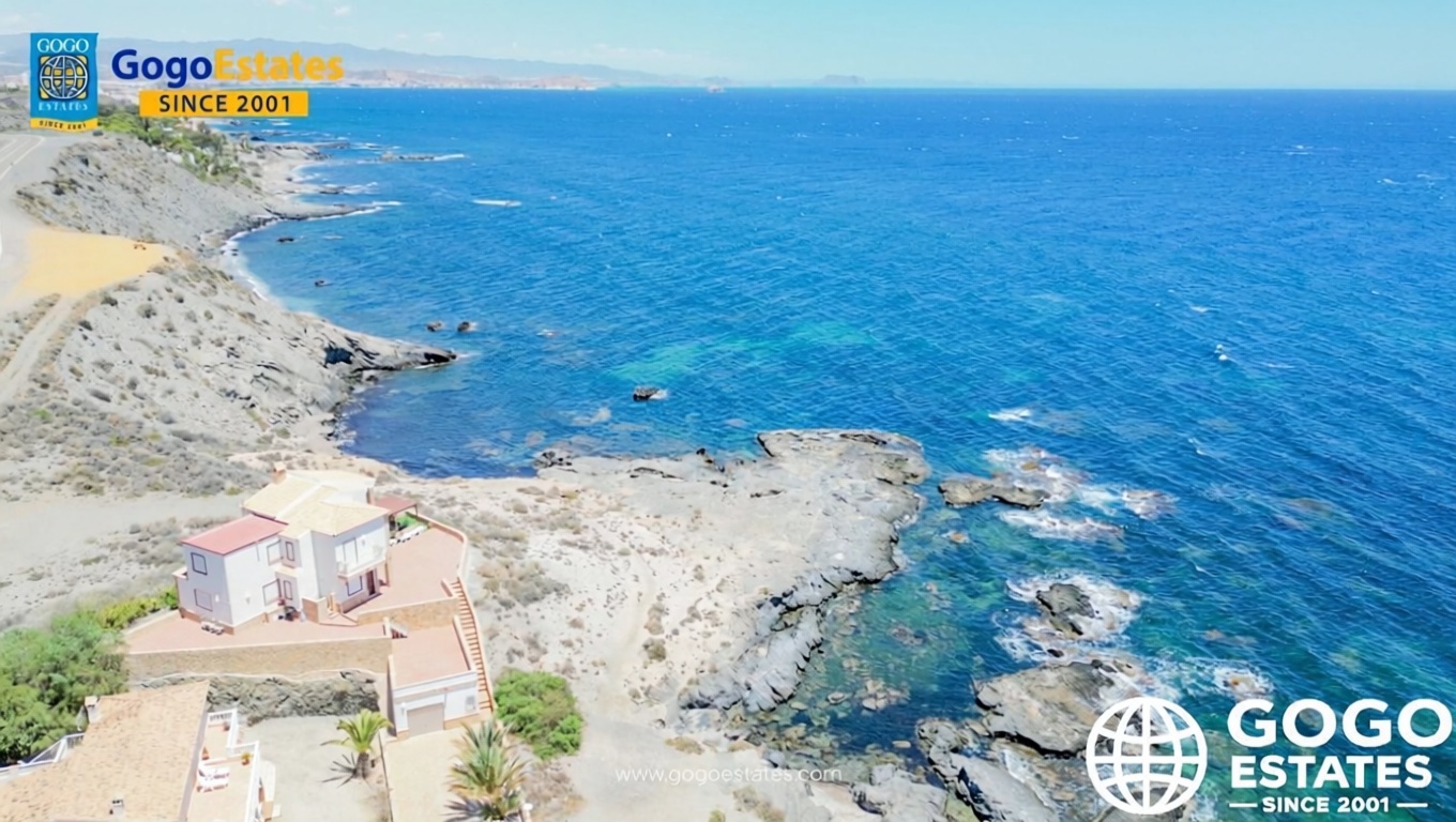 Chalet mit direkter Strandzugang in Cuevas del Almanzora — Meerblick