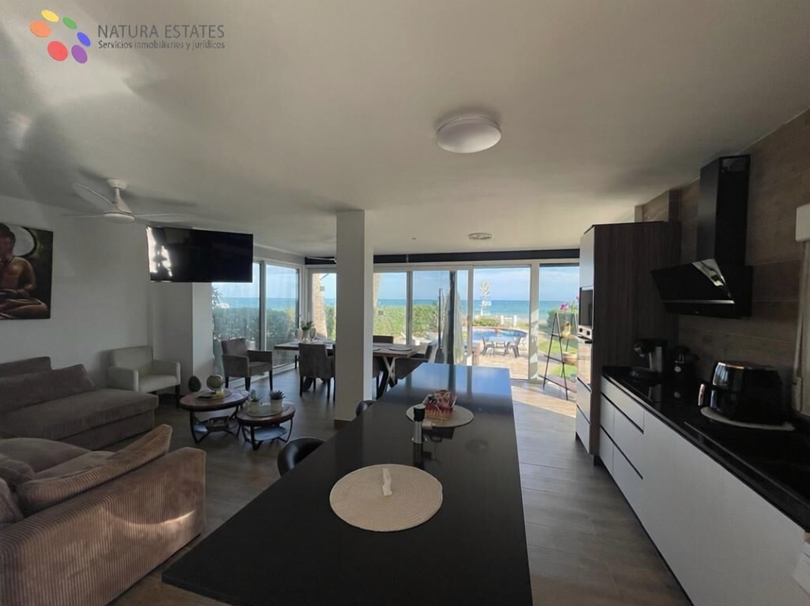 Chalet avec accès direct à la plage à Vera — Séjour