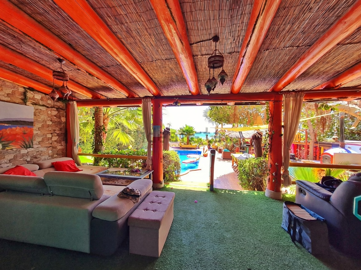 Chalet con acceso directo a playa en Vera — Salón
