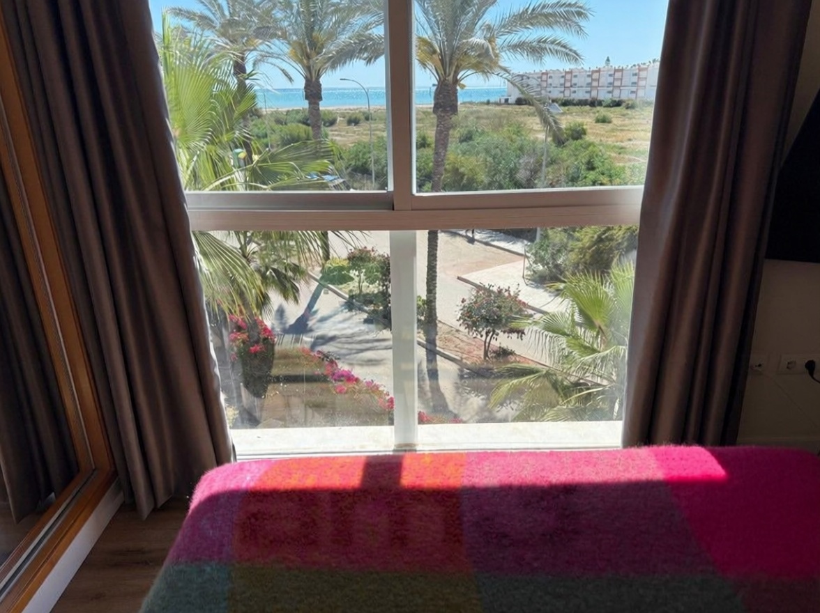 Piso en primera línea de playa en Vera — Vista mar