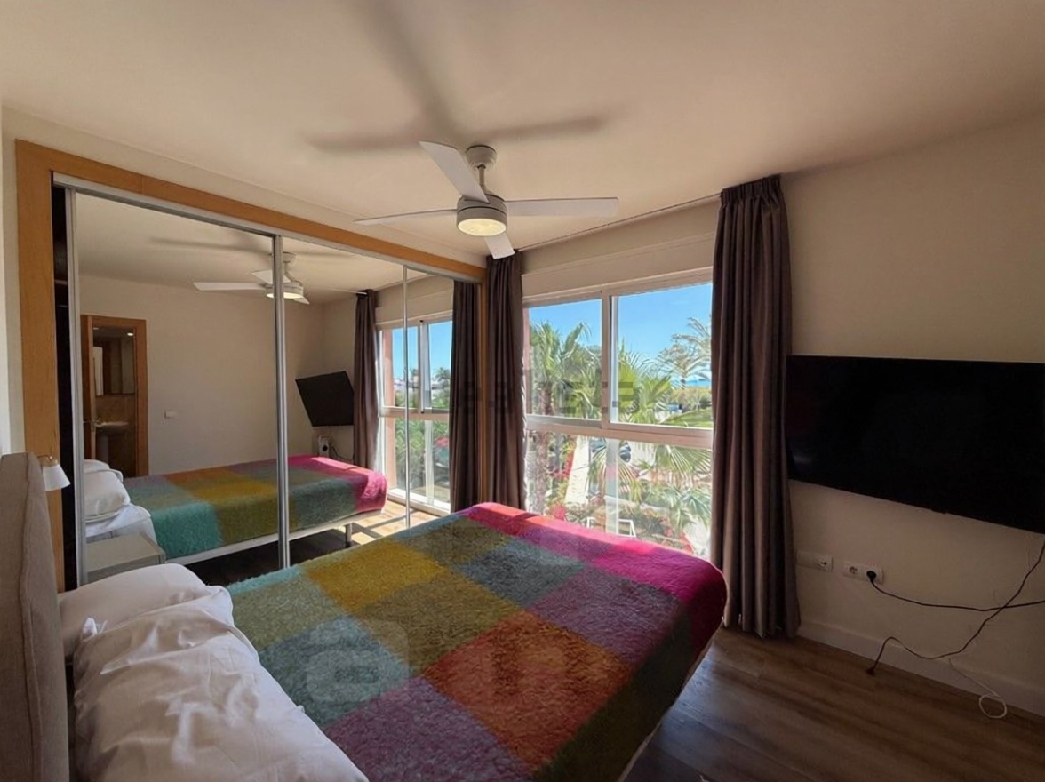 Piso en primera línea de playa en Vera — Dormitorio