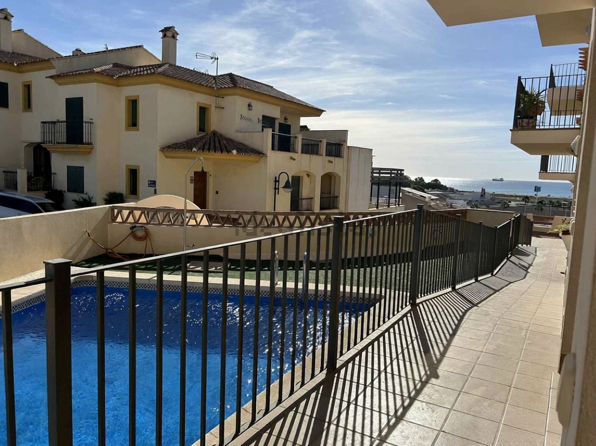 Beachfront flat in Cuevas del Almanzora — Sea view