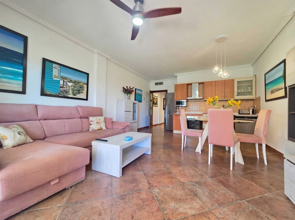 Appartement en première ligne de plage à Vera — Séjour
