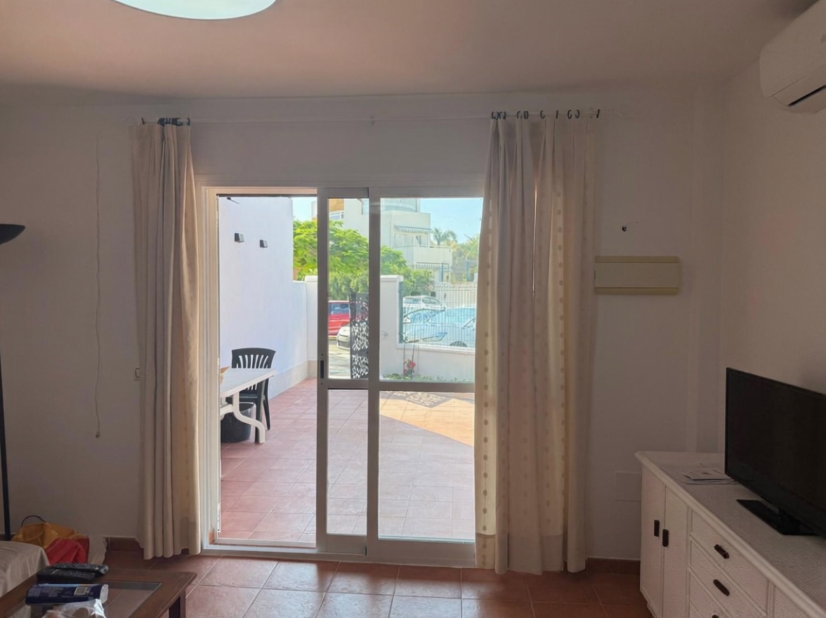 Appartement en première ligne de plage à Vera — Séjour