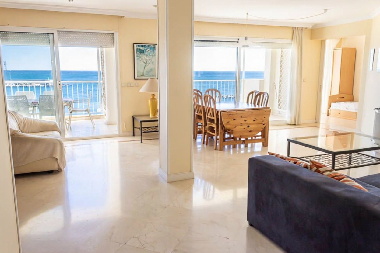 Seafront attic in Garrucha — Living room